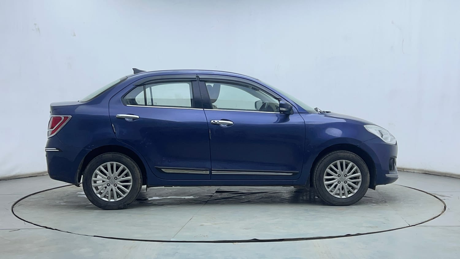 Used 2018 Maruti Suzuki Dzire ZXi AMT Petrol Automatic exterior RIGHT SIDE VIEW