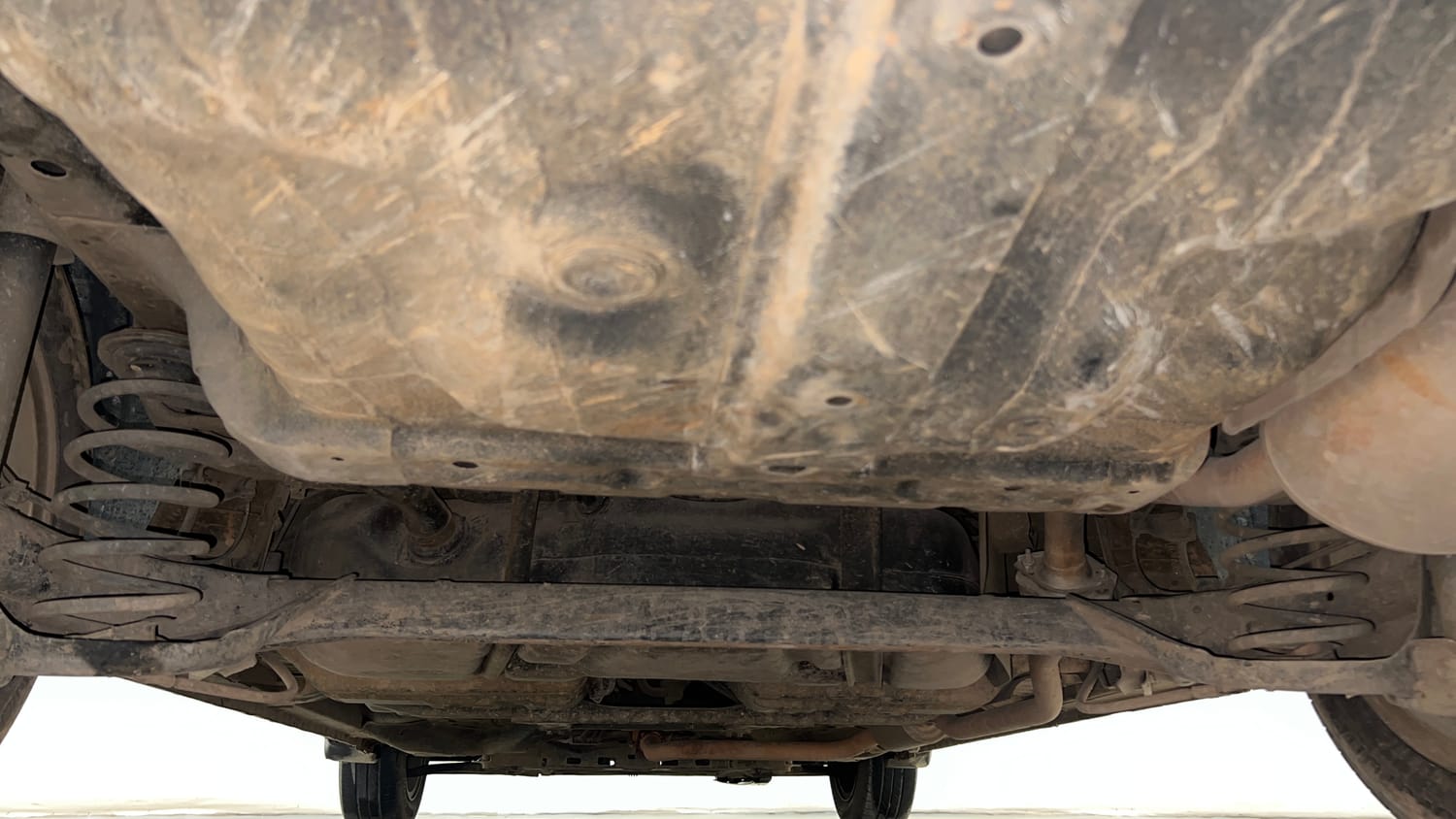 Used 2016 Honda City V Petrol Manual extra REAR UNDERBODY VIEW (TAKEN FROM REAR)