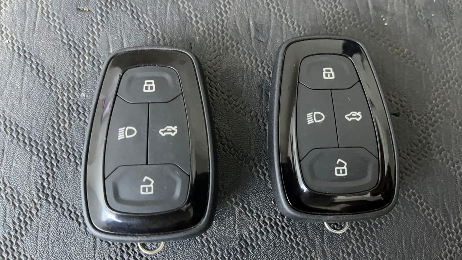 Used 2026 Tata Nexon Creative Plus (PS) 1.5 Diesel 6AMT Dual Tone Diesel Automatic extra CAR KEY VIEW