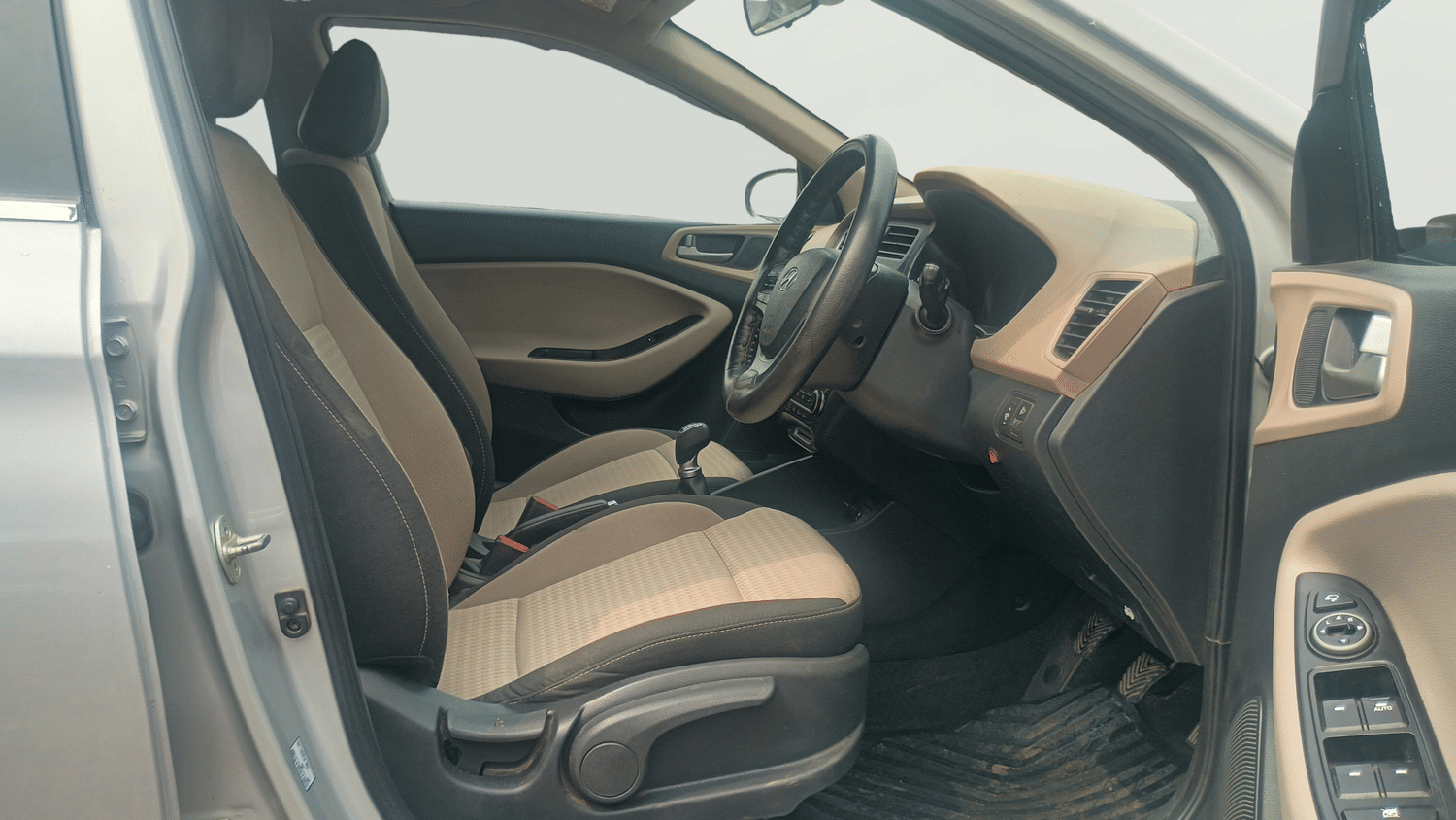 Used 2018 Hyundai Elite i20 Asta 1.2 (O) Petrol Manual interior RIGHT SIDE FRONT DOOR CABIN VIEW