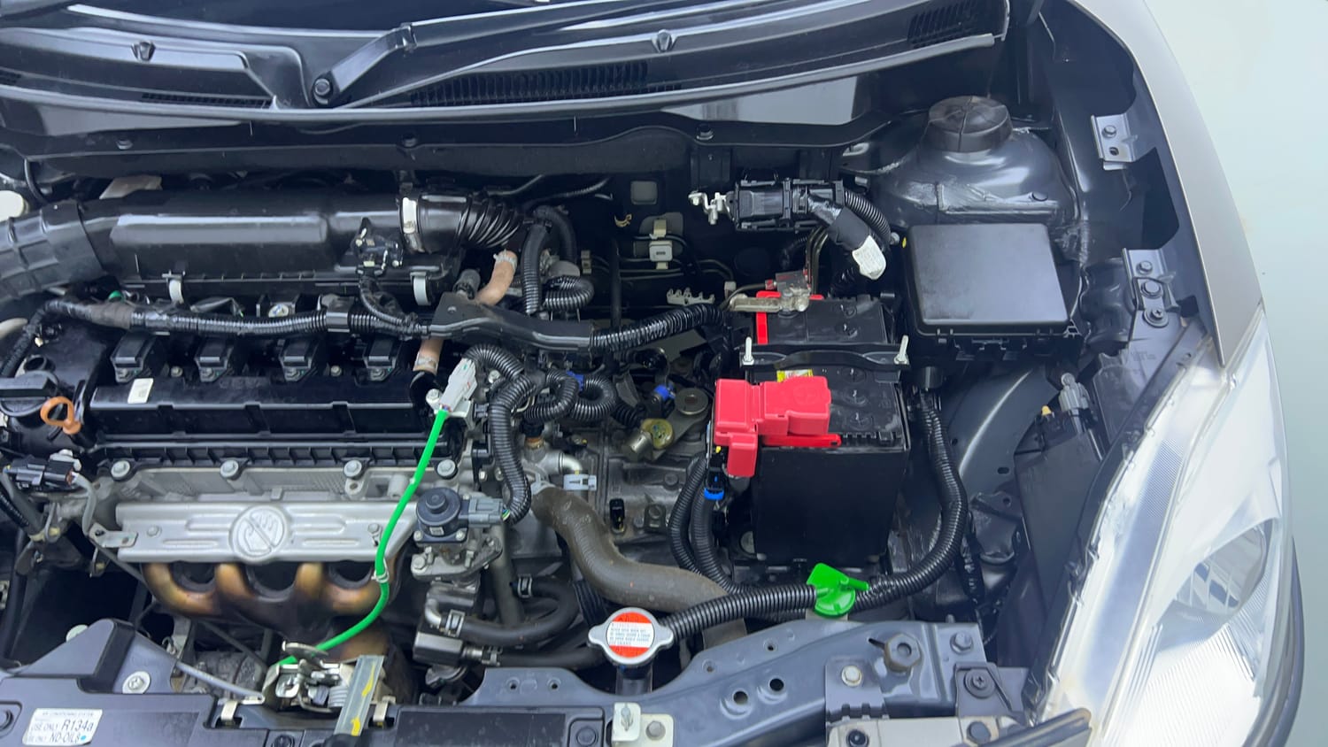 Used 2023 Maruti Suzuki Swift ZXi Petrol Manual engine ENGINE LEFT SIDE VIEW