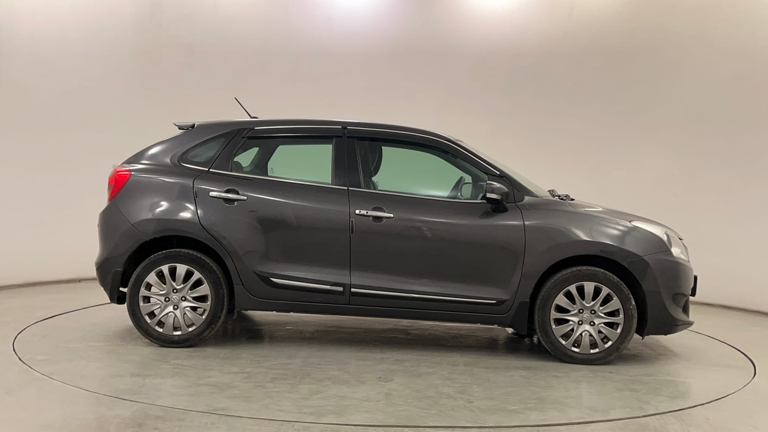 Used 2017 Maruti Suzuki Baleno Zeta 1.2 Petrol Manual exterior RIGHT SIDE VIEW
