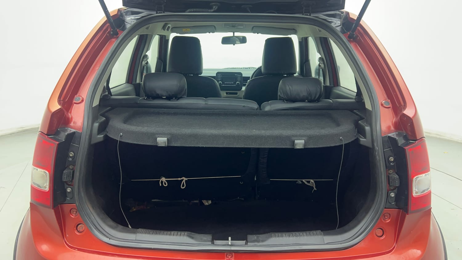 Used 2017 Maruti Suzuki Ignis Zeta 1.2 AMT Petrol Automatic interior DICKY INSIDE VIEW