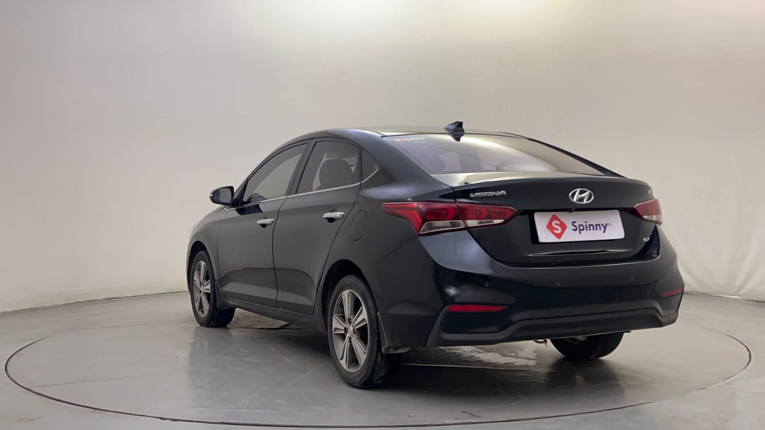Used 2018 Hyundai Verna SX (O)1.6 VTVT Petrol Manual exterior LEFT REAR CORNER VIEW