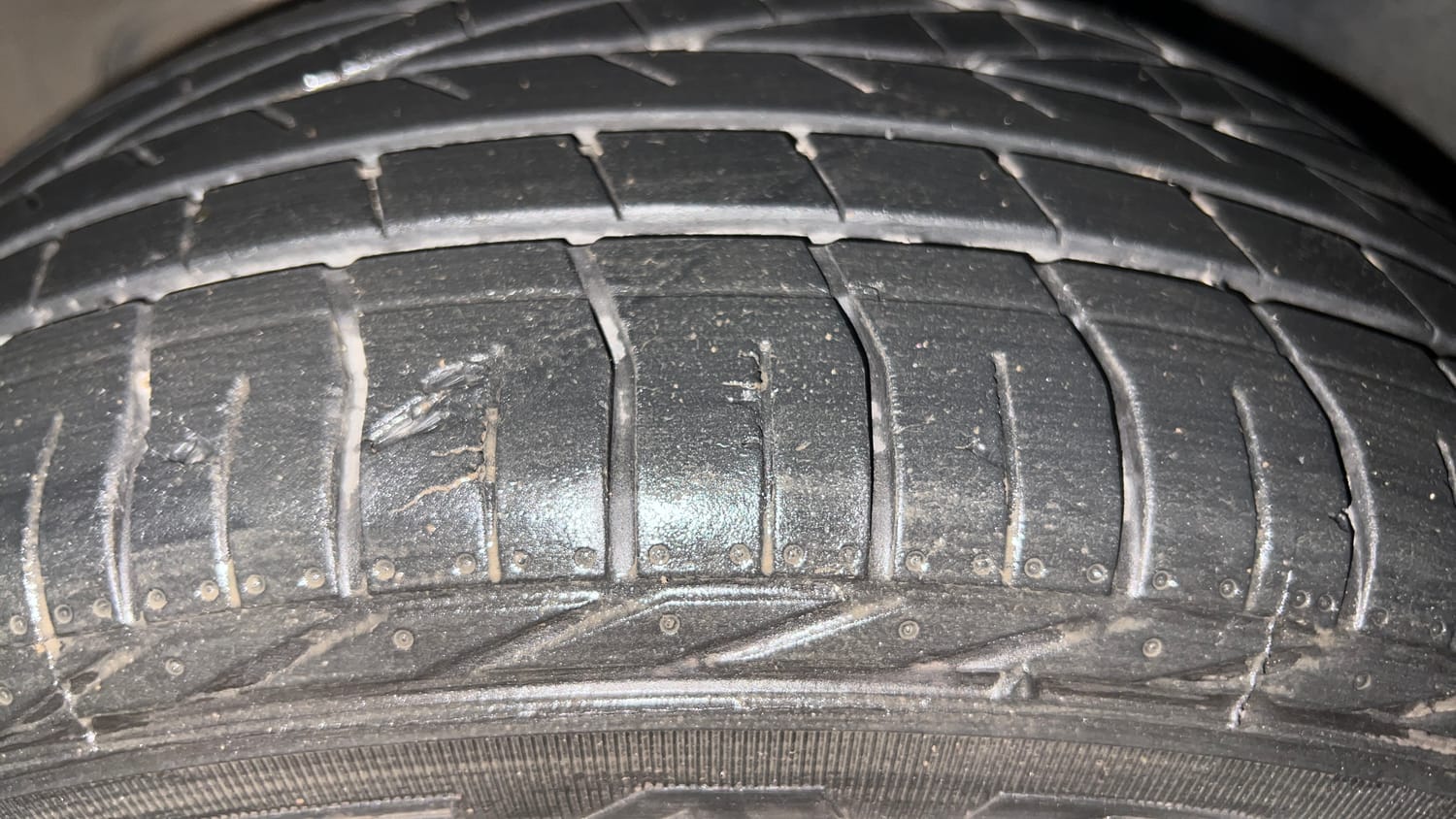 Used 2023 Tata Nexon EV XZ Plus LUX Electric Automatic tyres LEFT FRONT TYRE TREAD VIEW