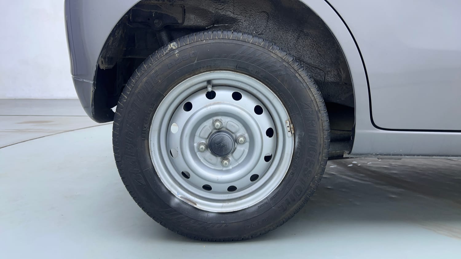 Used 2014 Maruti Suzuki Wagon R LXI Petrol Manual tyres RIGHT REAR TYRE RIM VIEW