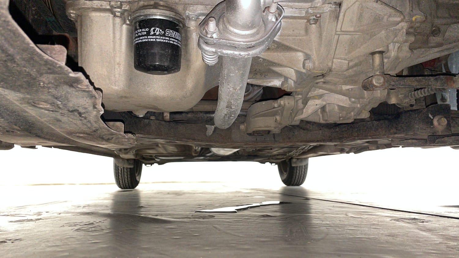 Used 2017 Maruti Suzuki Dzire VXi Petrol Manual extra FRONT LEFT UNDERBODY VIEW