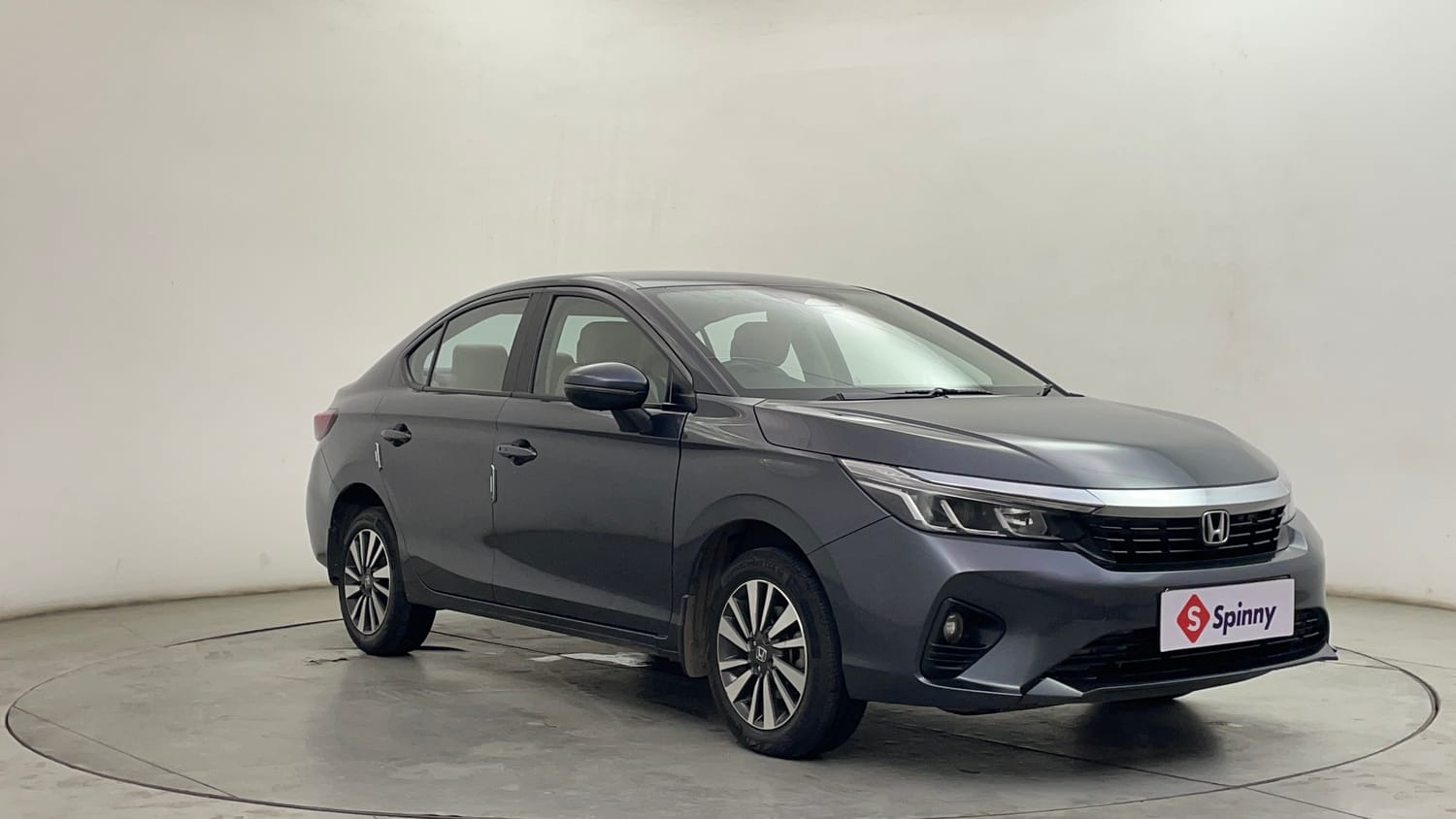 Used 2024 Honda City V Petrol MT Petrol Manual exterior RIGHT FRONT CORNER VIEW