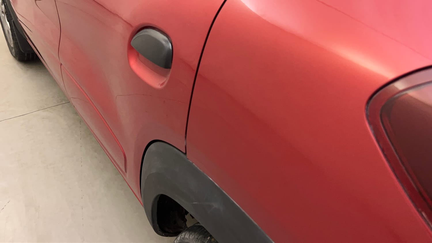Used 2020 Renault Kwid RXT 1.0 AMT Opt Petrol Automatic dents MINOR SCRATCH