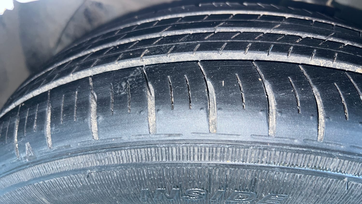 Used 2018 Hyundai Grand i10 Magna 1.2 Kappa VTVT Petrol Manual tyres LEFT FRONT TYRE TREAD VIEW