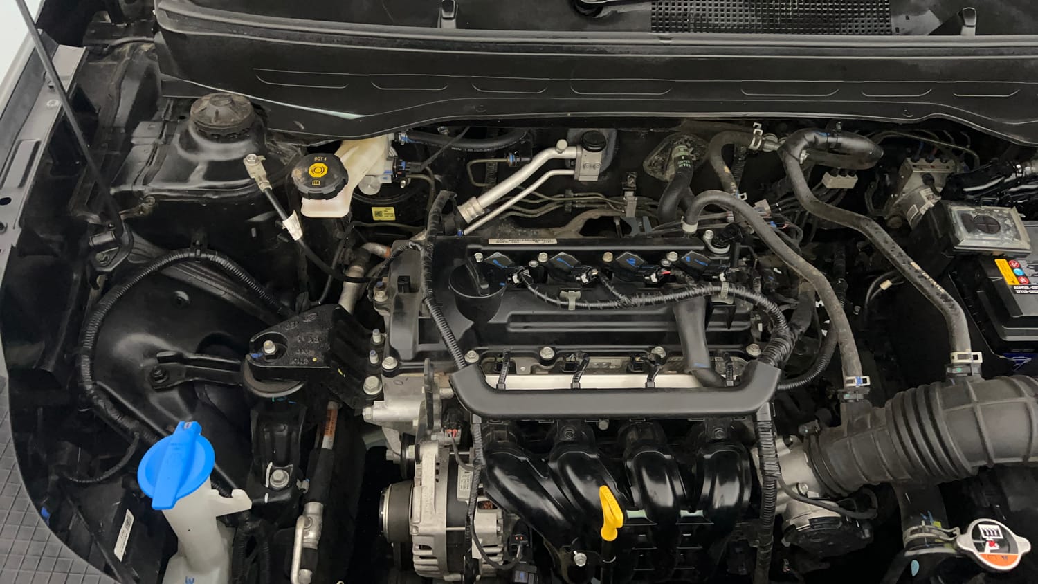Used 2023 Hyundai Venue S (O) 1.2 Petrol Petrol Manual engine ENGINE RIGHT SIDE VIEW