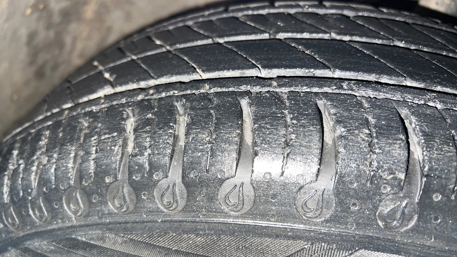 Used 2022 Tata Tiago XT Petrol Manual tyres RIGHT FRONT TYRE TREAD VIEW
