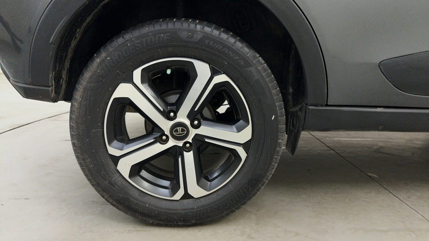 Used 2023 Tata Nexon XZ Plus Petrol Manual tyres RIGHT REAR TYRE RIM VIEW