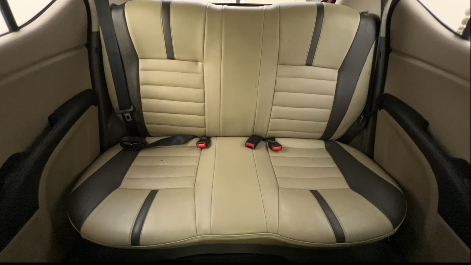 Used 2014 Hyundai i10 Sportz 1.1 iRDE2 Petrol Manual interior REAR SEAT CONDITION VIEW