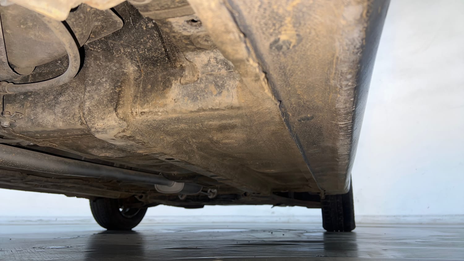 Used 2018 Hyundai Grand i10 Sportz AT 1.2 Kappa VTVT Petrol Automatic extra REAR RIGHT UNDERBODY VIEW