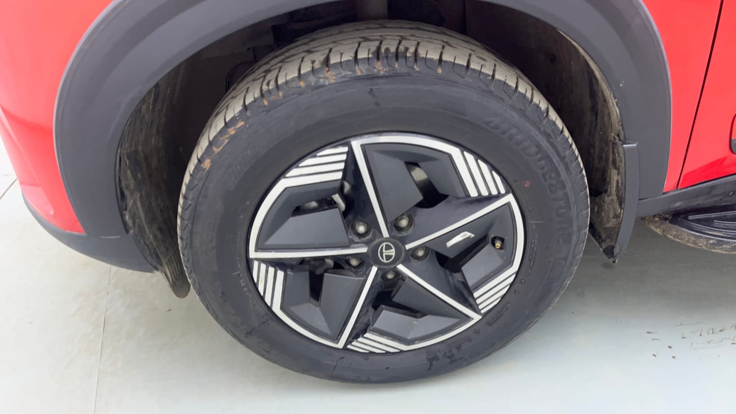 Used 2024 Tata Nexon Creative Plus S 1.5 Revotorq Diesel 6MT Diesel Manual tyres LEFT FRONT TYRE RIM VIEW