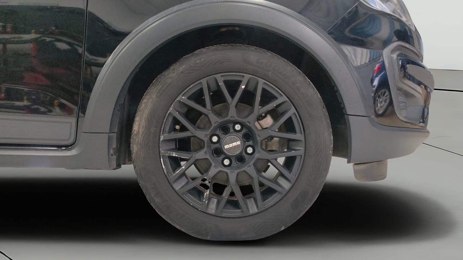 Used 2018 Ford Freestyle Titanium 1.2 Ti-VCT Petrol Manual tyres RIGHT FRONT TYRE RIM VIEW