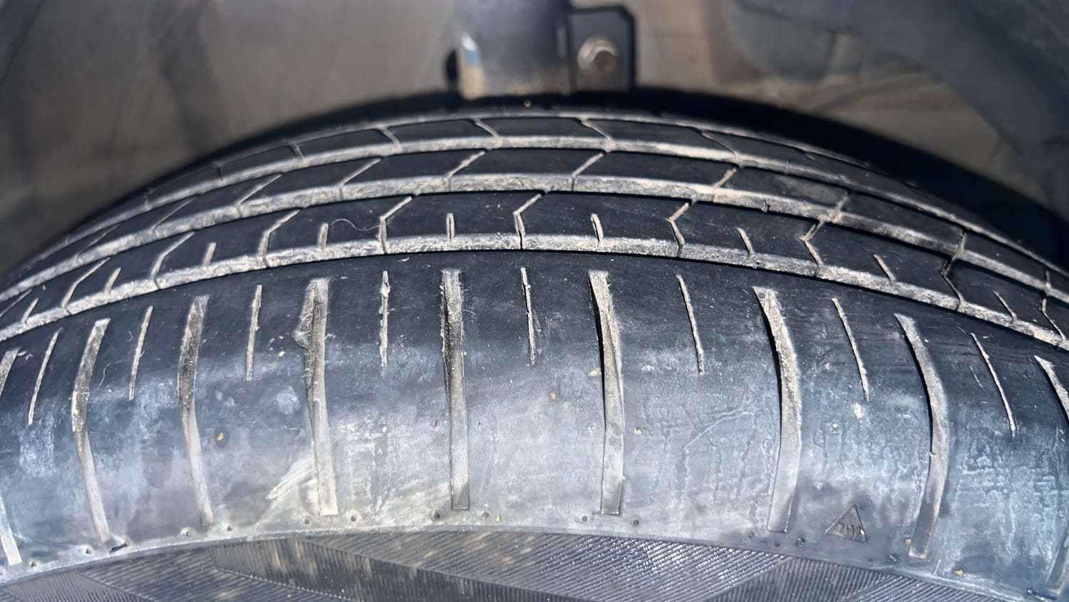 Used 2023 Maruti Suzuki Swift ZXi Petrol Manual tyres RIGHT FRONT TYRE TREAD VIEW