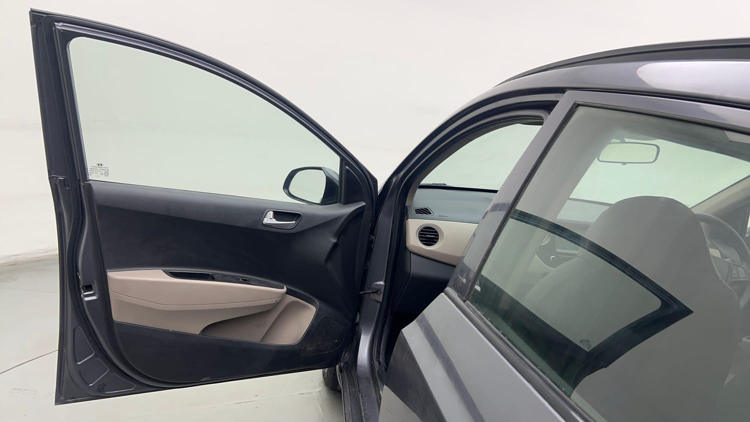Used 2018 Hyundai Grand i10 Sportz (O) 1.2 Kappa VTVT Petrol Manual interior LEFT FRONT DOOR OPEN VIEW