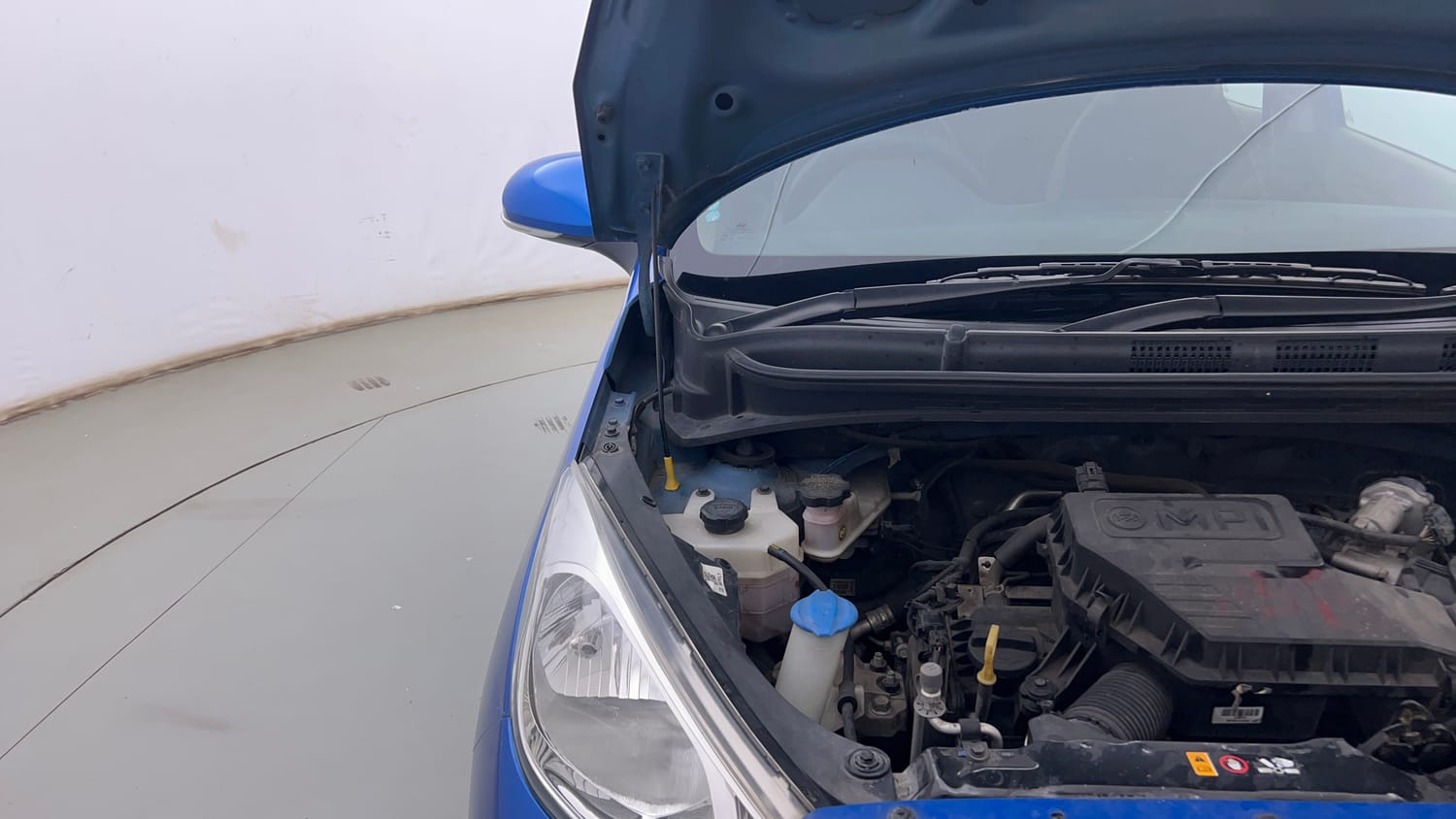Used 2019 Hyundai Santro Sportz Petrol Manual engine ENGINE RIGHT SIDE HINGE & APRON VIEW