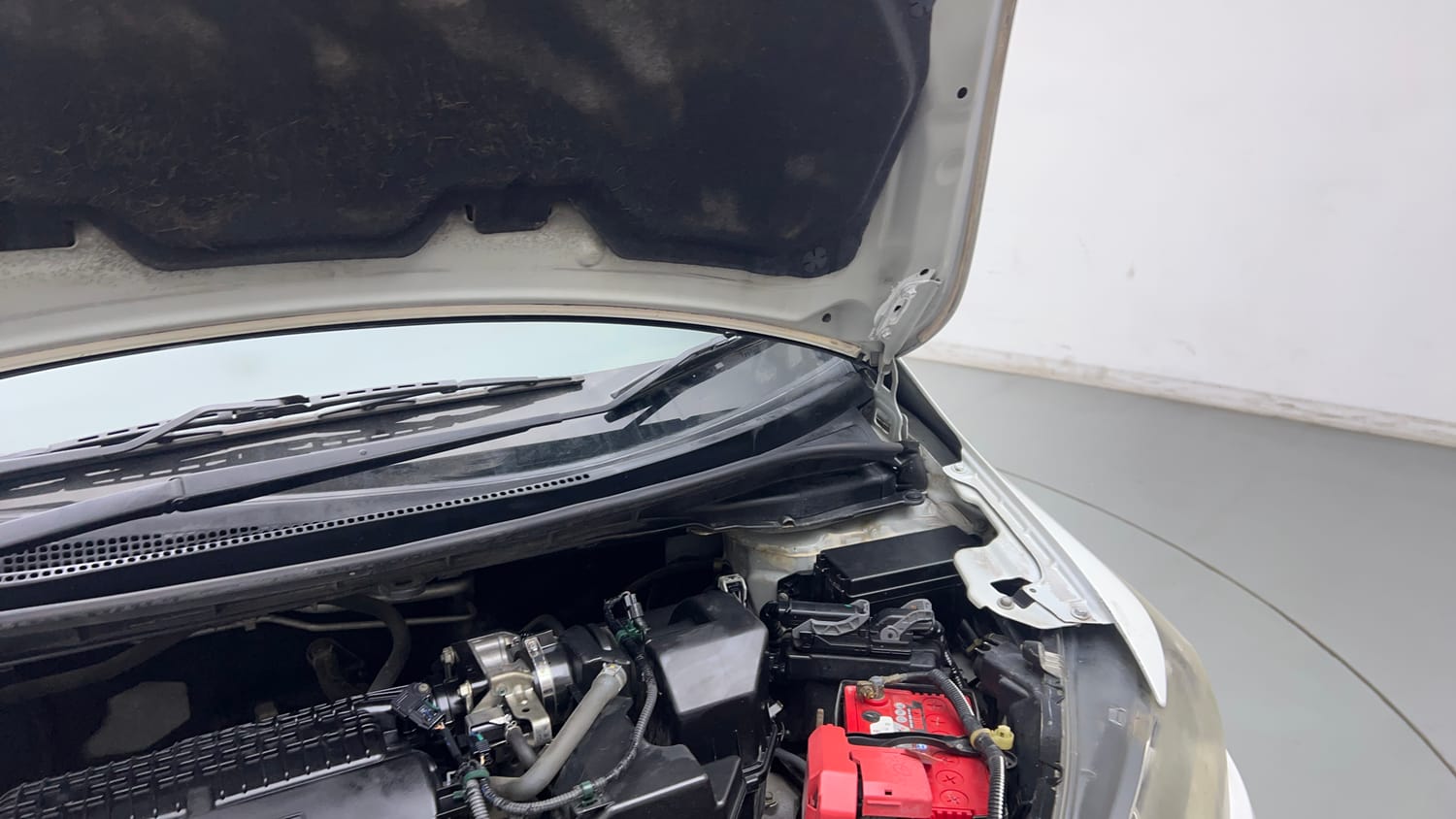 Used 2015 Honda Jazz V AT Petrol Petrol Automatic engine ENGINE LEFT SIDE HINGE & APRON VIEW