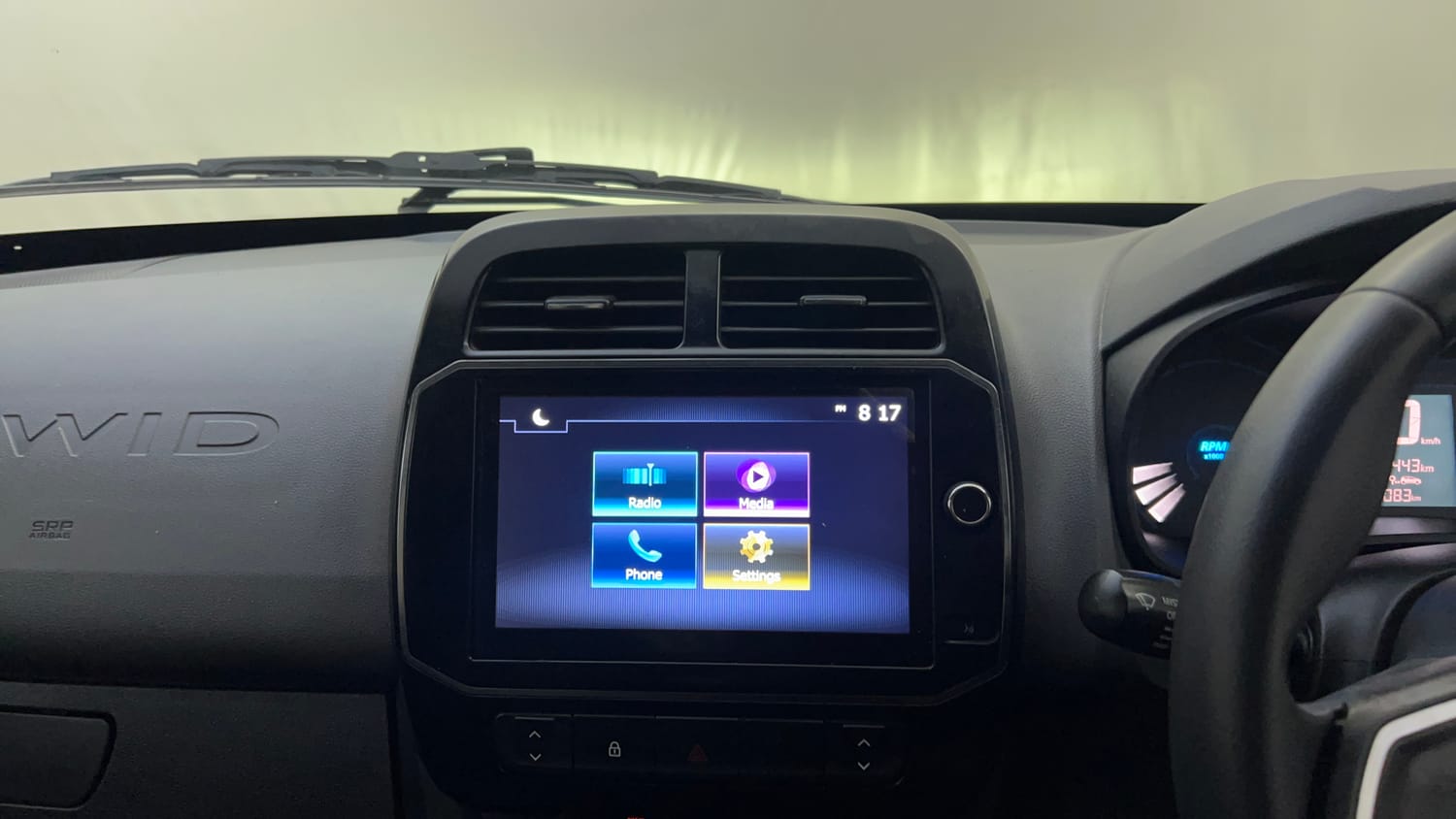 Used 2020 Renault Kwid RXT 1.0 AMT Opt Petrol Automatic top_features Integrated (in-dash) music system