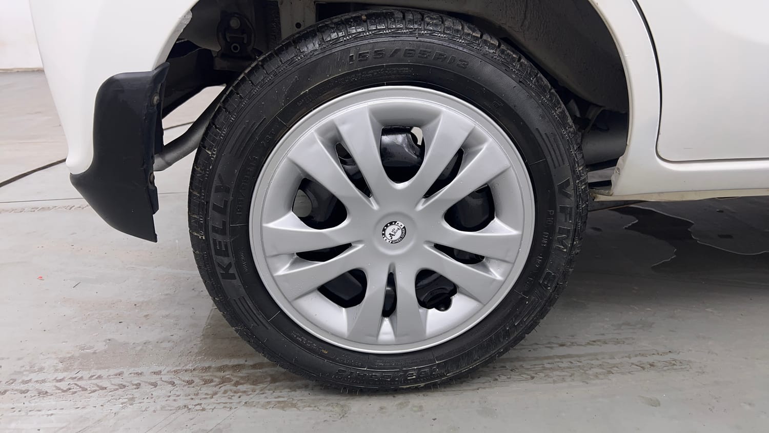 Used 2016 Maruti Suzuki Alto K10 VXi Petrol Manual tyres RIGHT REAR TYRE RIM VIEW