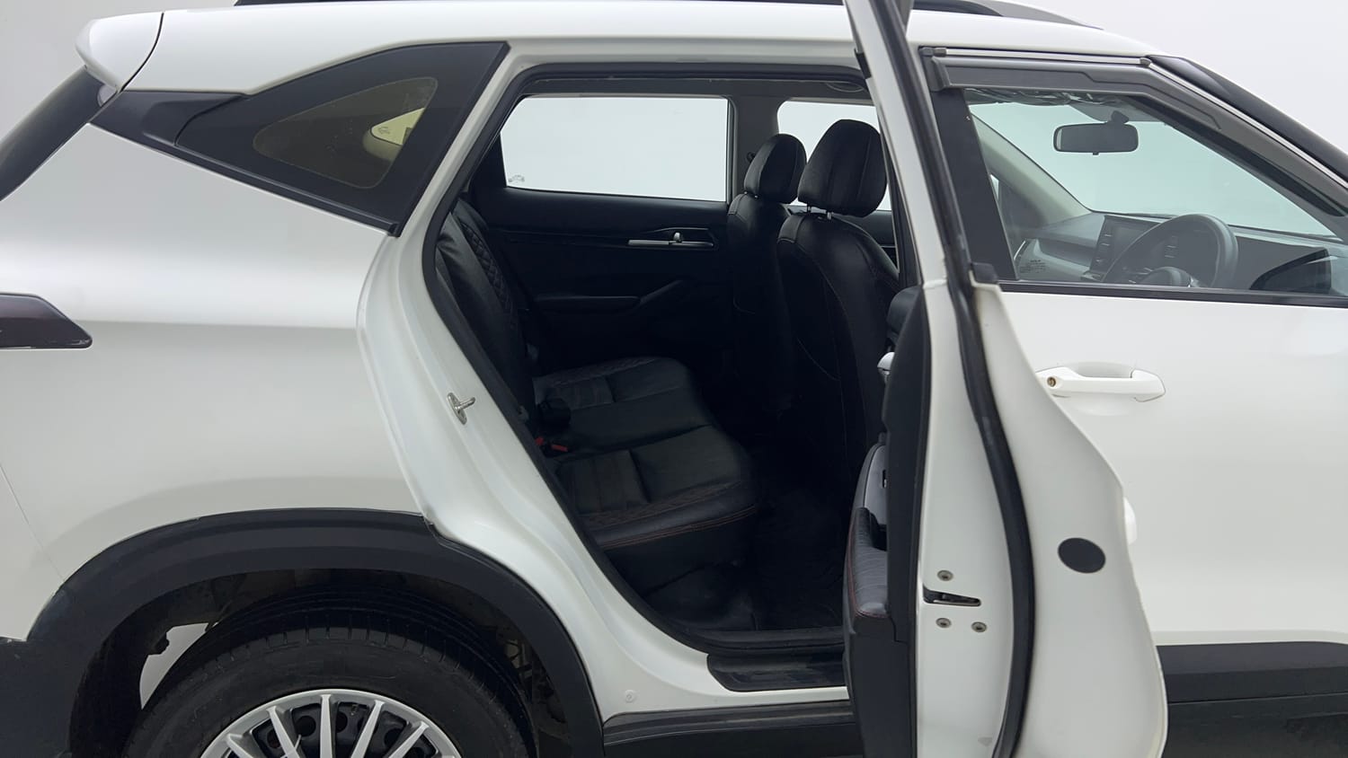 Used 2022 Kia Seltos HTK 1.5 Diesel Diesel Manual interior RIGHT SIDE REAR DOOR CABIN VIEW
