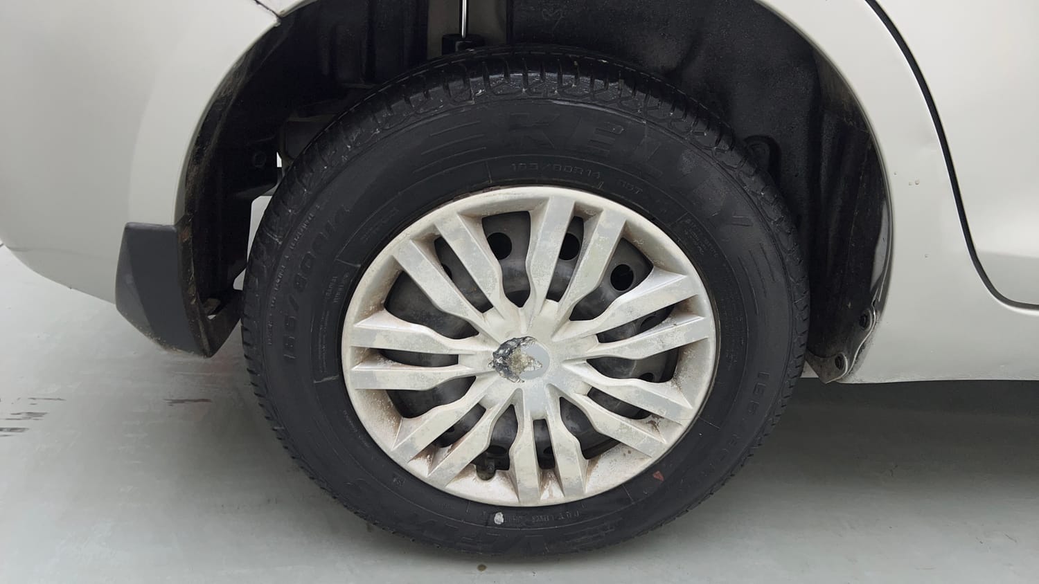 Used 2013 Maruti Suzuki Swift Dzire VXI Petrol Manual tyres RIGHT REAR TYRE RIM VIEW