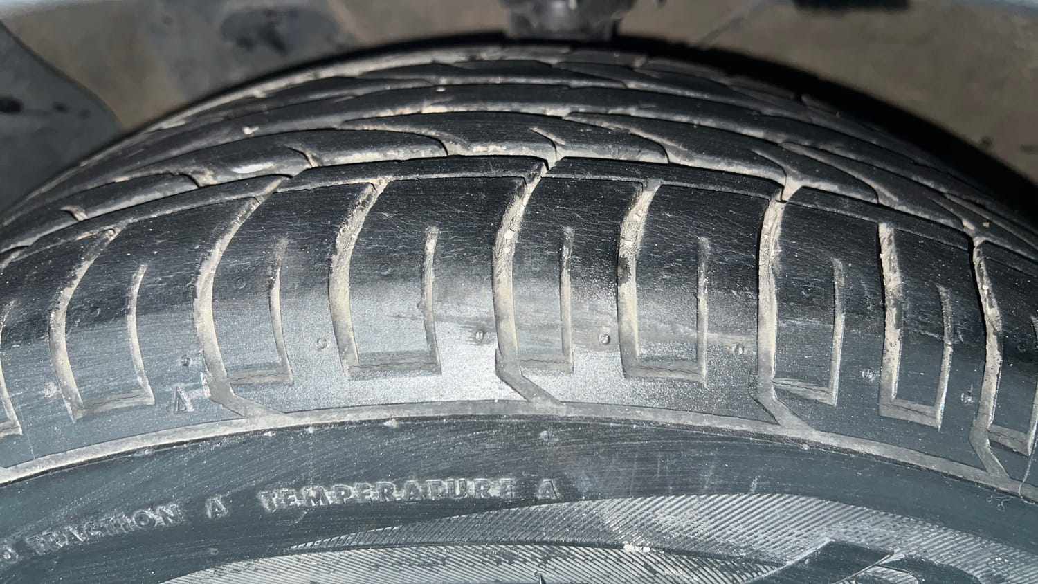 Used 2016 Hyundai Creta 1.6 SX Plus AT Petrol Petrol Automatic tyres LEFT FRONT TYRE TREAD VIEW
