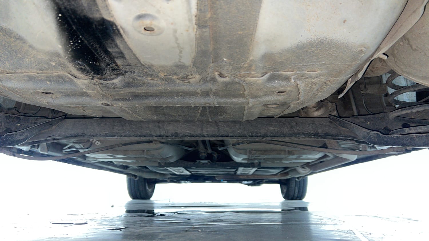 Used 2015 Honda Jazz V AT Petrol Petrol Automatic extra REAR UNDERBODY VIEW (TAKEN FROM REAR)