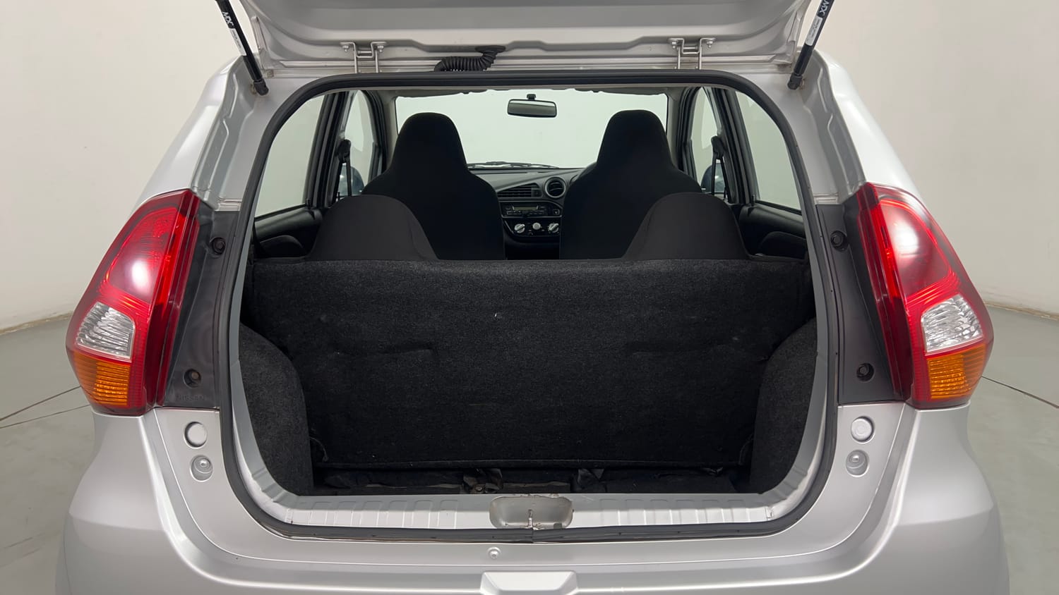 Used 2018 Datsun Redi-GO S Petrol Manual interior DICKY INSIDE VIEW