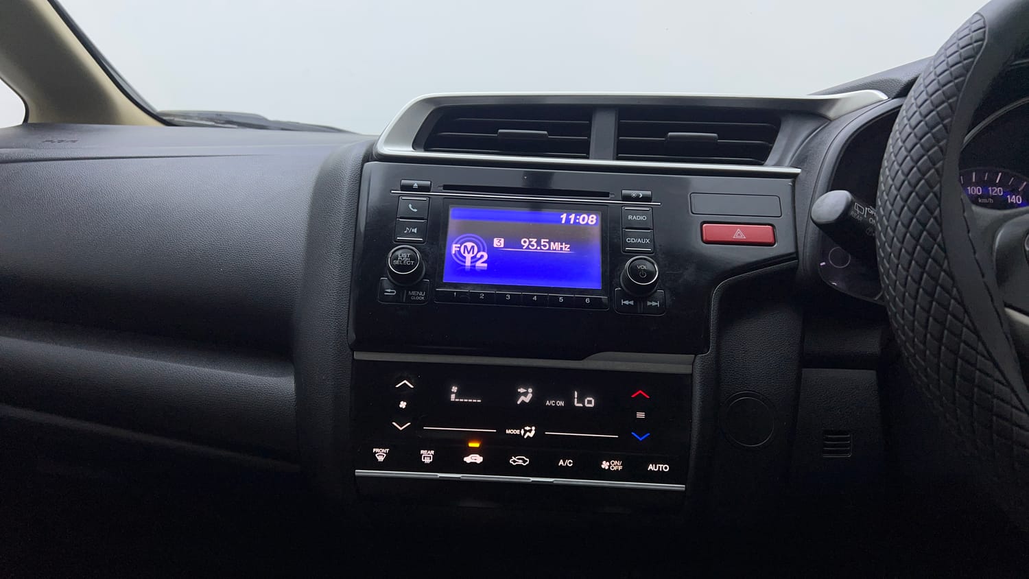 Used 2015 Honda Jazz V AT Petrol Petrol Automatic interior MUSIC SYSTEM & AC CONTROL VIEW