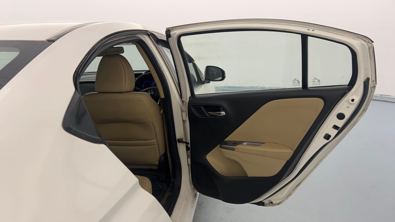 Used 2015 Honda City VX CVT Petrol Automatic interior RIGHT REAR DOOR OPEN VIEW