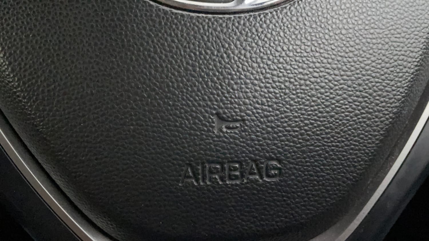 Used 2015 Hyundai Elite i20 Sportz 1.2 Petrol Manual top_features Airbags