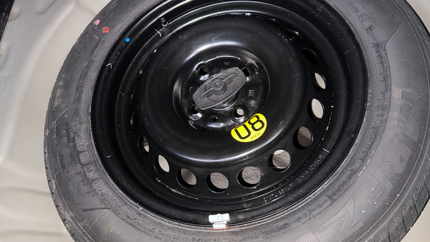 Used 2021 Maruti Suzuki Baleno Zeta Petrol Manual tyres SPARE TYRE VIEW