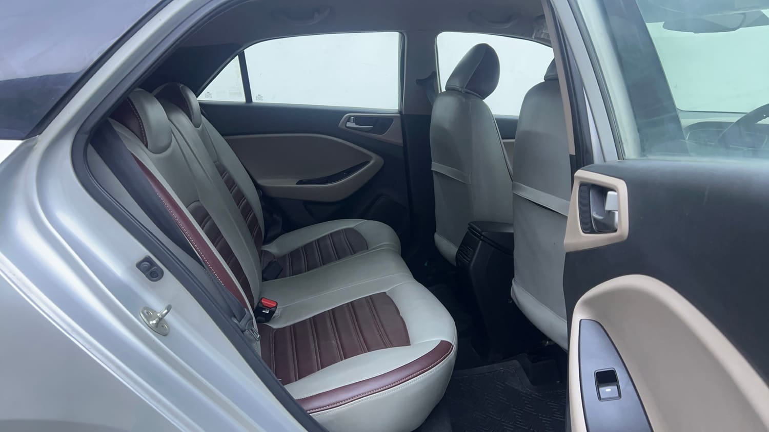 Used 2018 Hyundai Elite i20 Asta 1.2 Petrol Manual interior RIGHT SIDE REAR DOOR CABIN VIEW