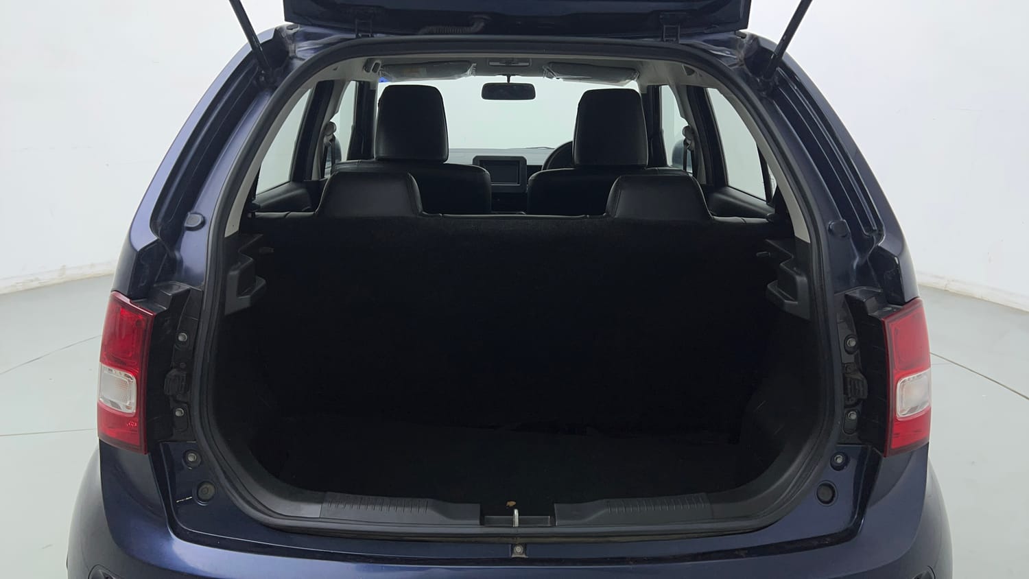 Used 2022 Maruti Suzuki Ignis Sigma 1.2 MT Petrol Manual interior DICKY INSIDE VIEW
