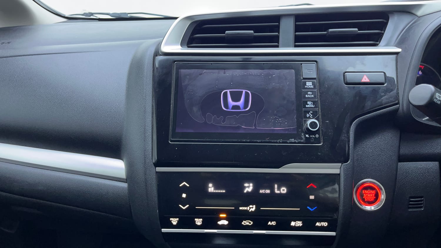 Used 2018 Honda WR-V VX MT Diesel Diesel Manual interior MUSIC SYSTEM & AC CONTROL VIEW