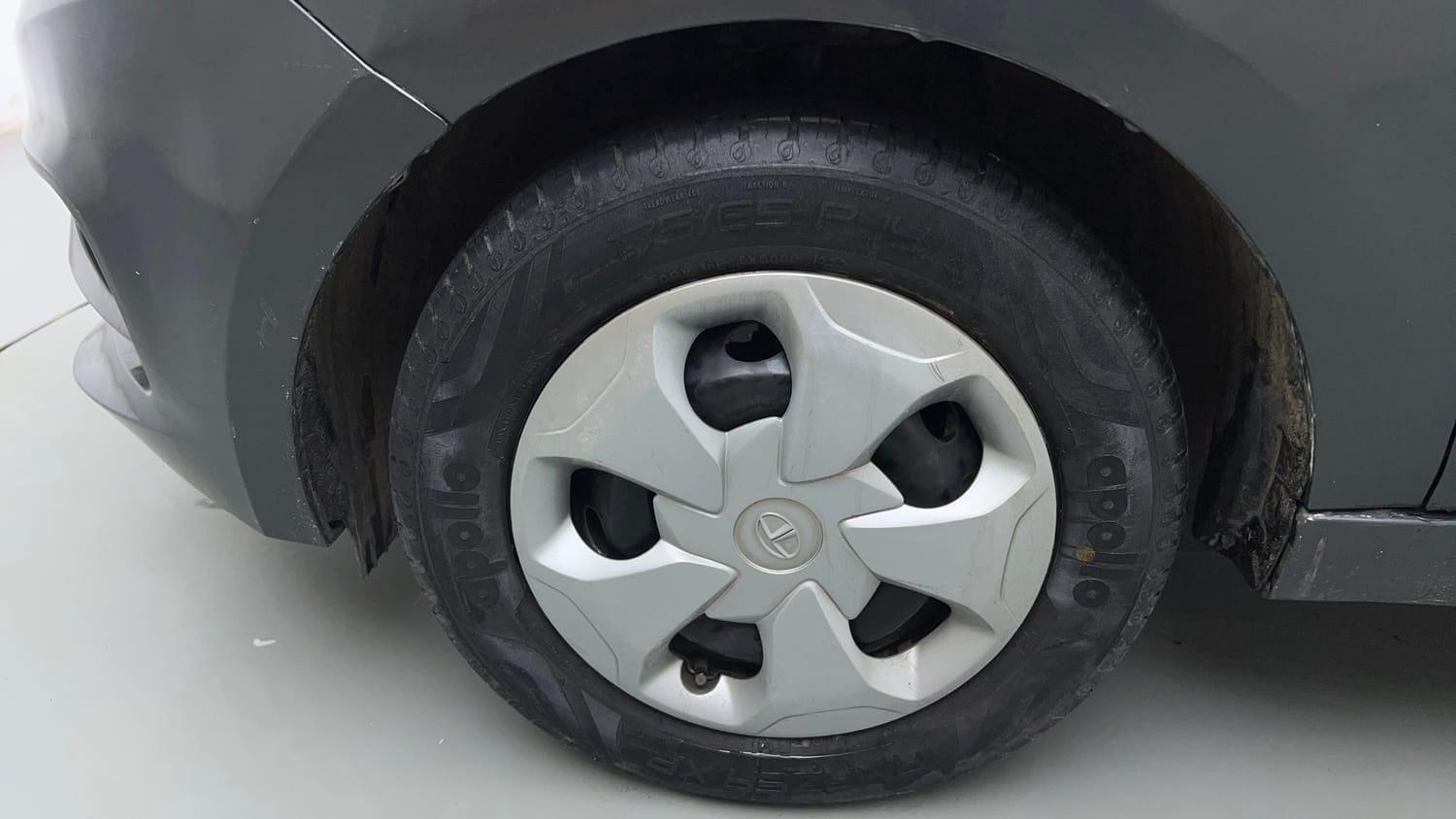 Used 2022 Tata Tiago XT Petrol Manual tyres LEFT FRONT TYRE RIM VIEW