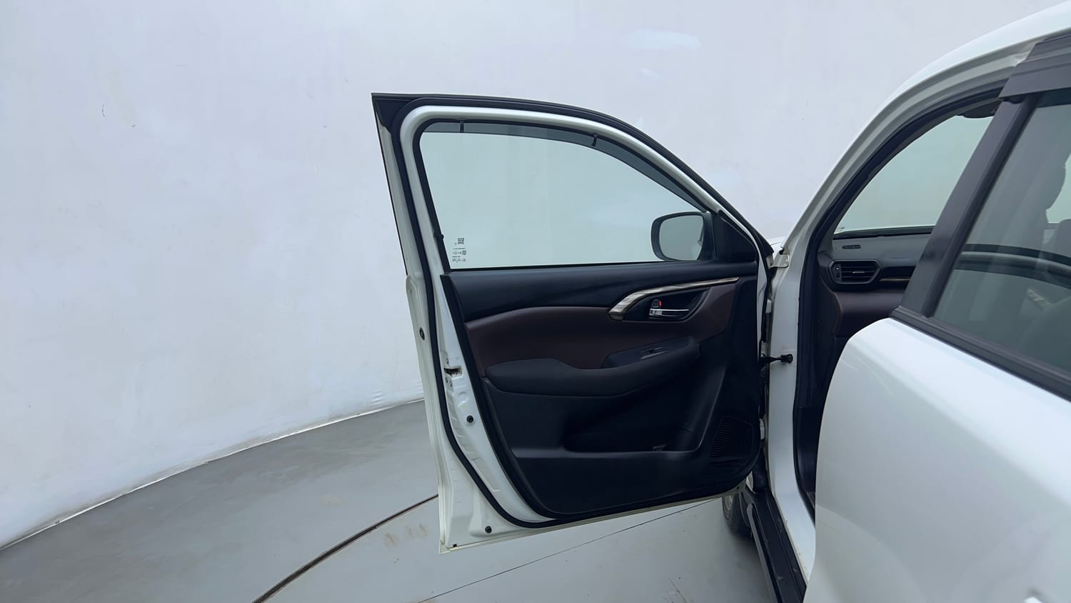 Used 2023 Maruti Suzuki Grand Vitara Delta Smart Hybrid AT Petrol Automatic interior LEFT FRONT DOOR OPEN VIEW