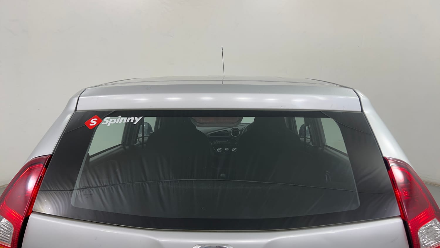Used 2018 Datsun Redi-GO S Petrol Manual exterior BACK WINDSHIELD VIEW