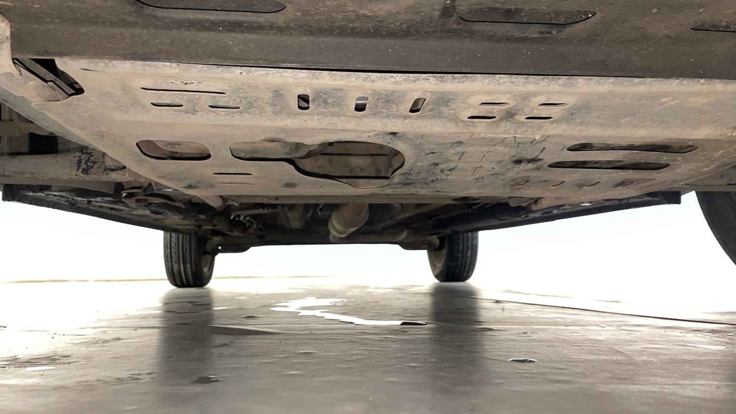 Used 2021 Renault Kiger RXZ Turbo CVT Petrol Automatic extra FRONT LEFT UNDERBODY VIEW