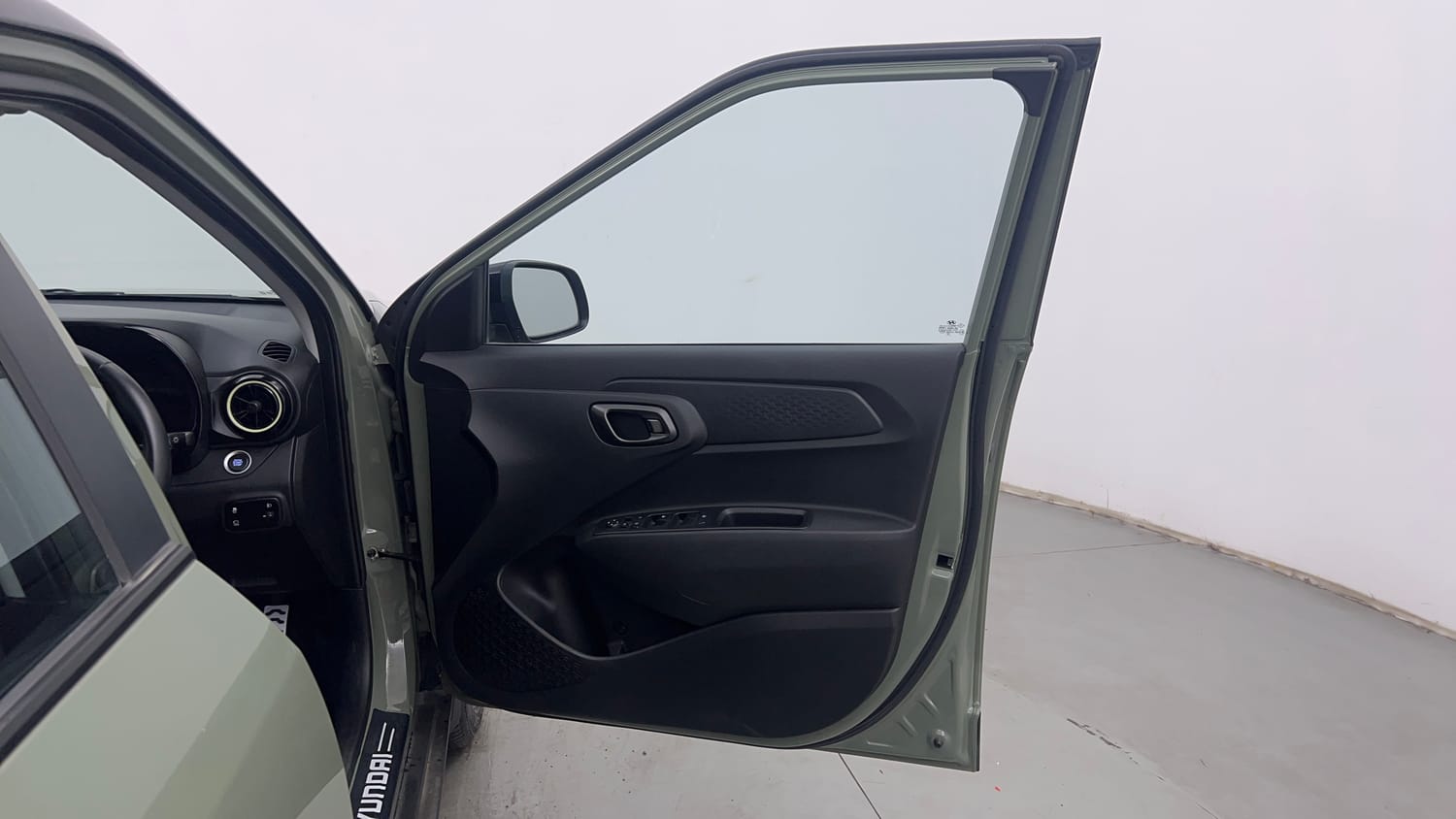 Used 2023 Hyundai Exter SX (O) Connect 1.2 AMT Petrol Automatic interior RIGHT FRONT DOOR OPEN VIEW