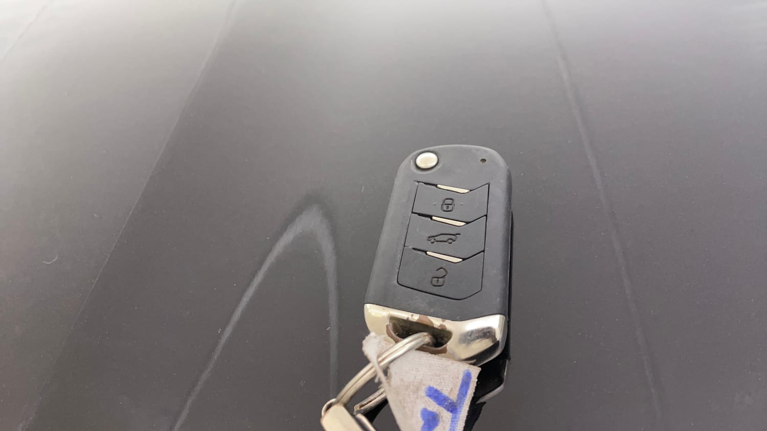 Used 2024 Mahindra XUV700 AX7 Luxury Pack Diesel MT 7 STR Diesel Manual extra CAR KEY VIEW