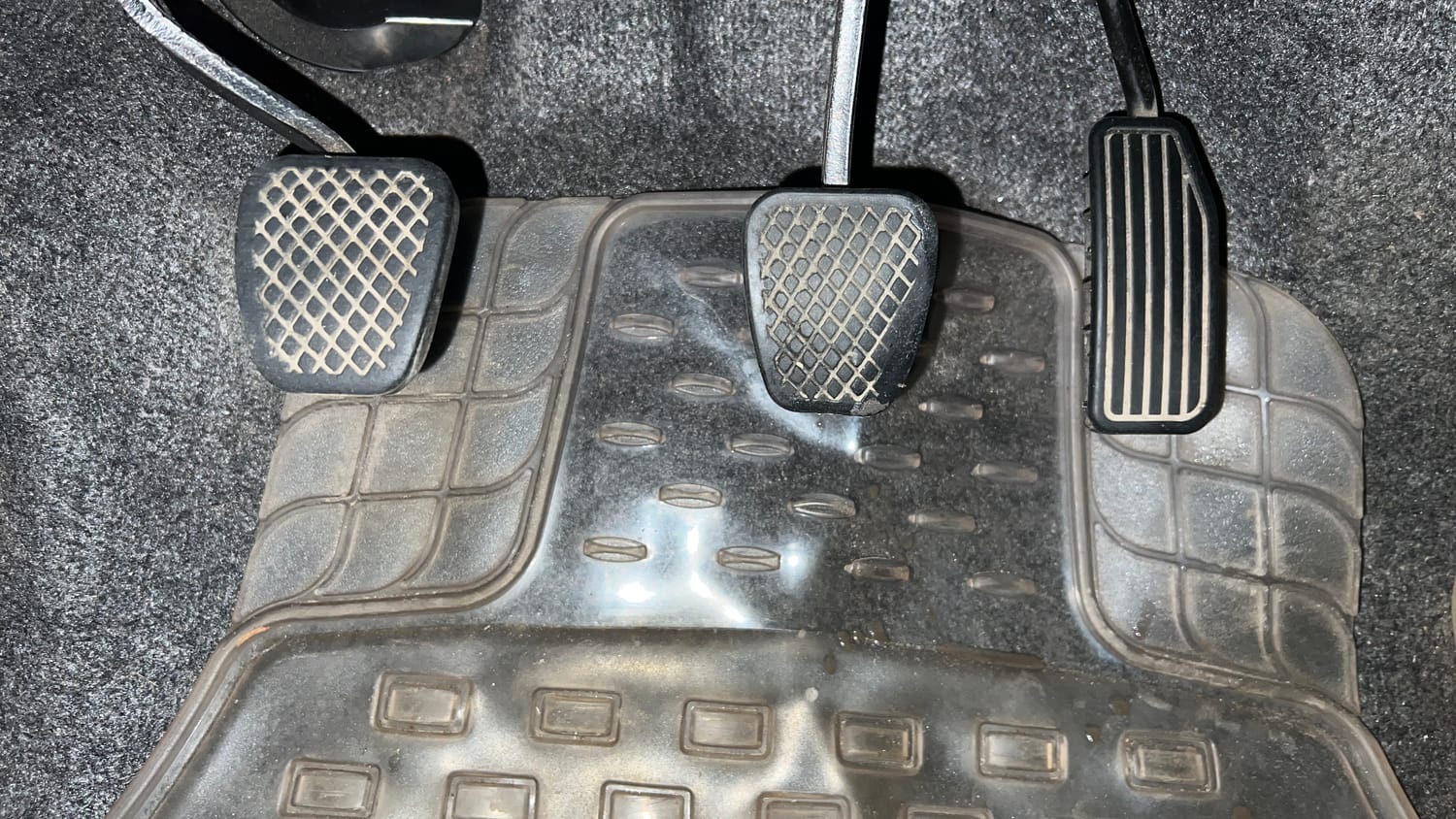 Used 2015 Honda Amaze 1.2 S i-VTEC Petrol Manual interior PEDALS VIEW