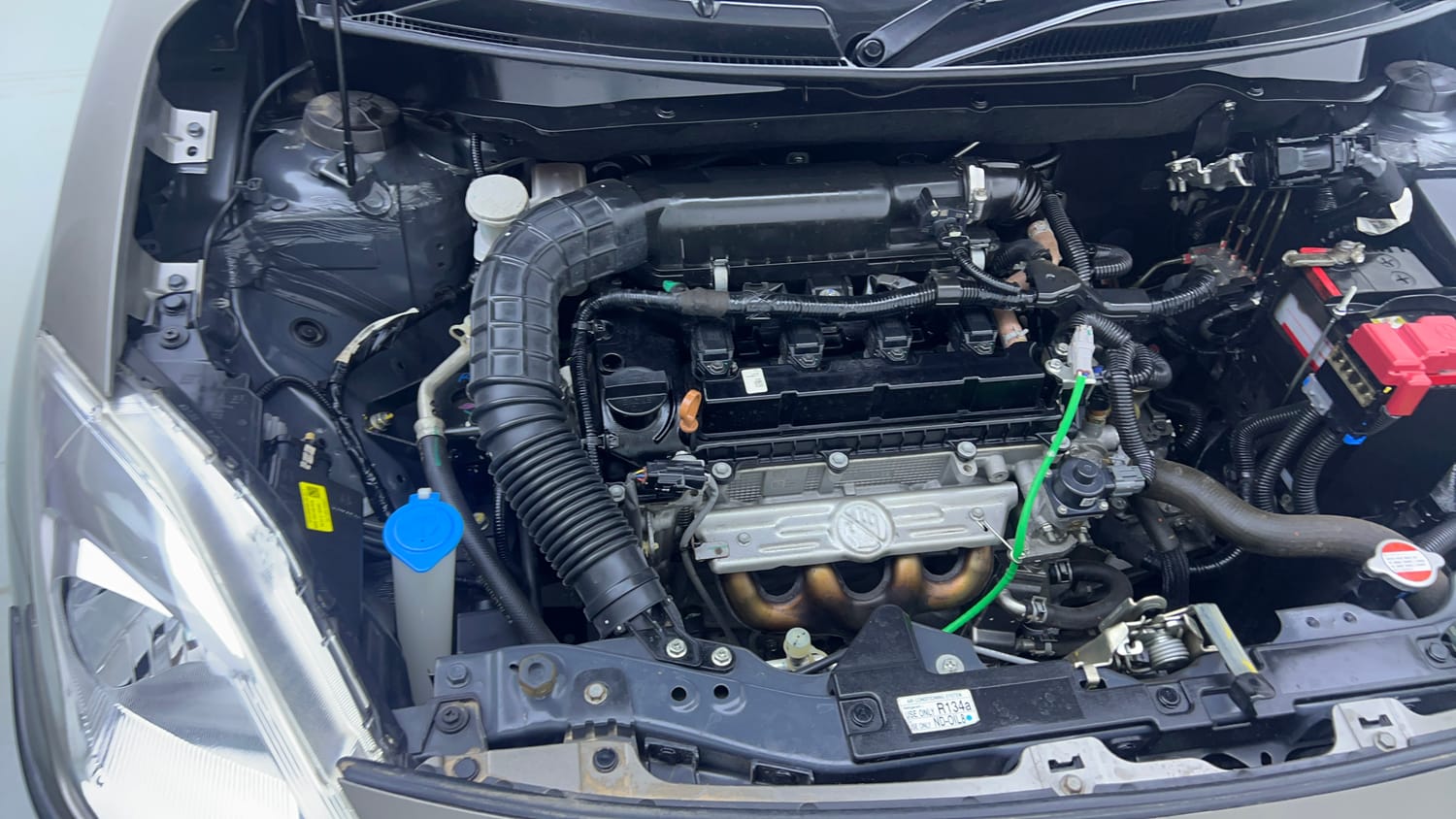 Used 2023 Maruti Suzuki Swift ZXi Petrol Manual engine ENGINE RIGHT SIDE VIEW