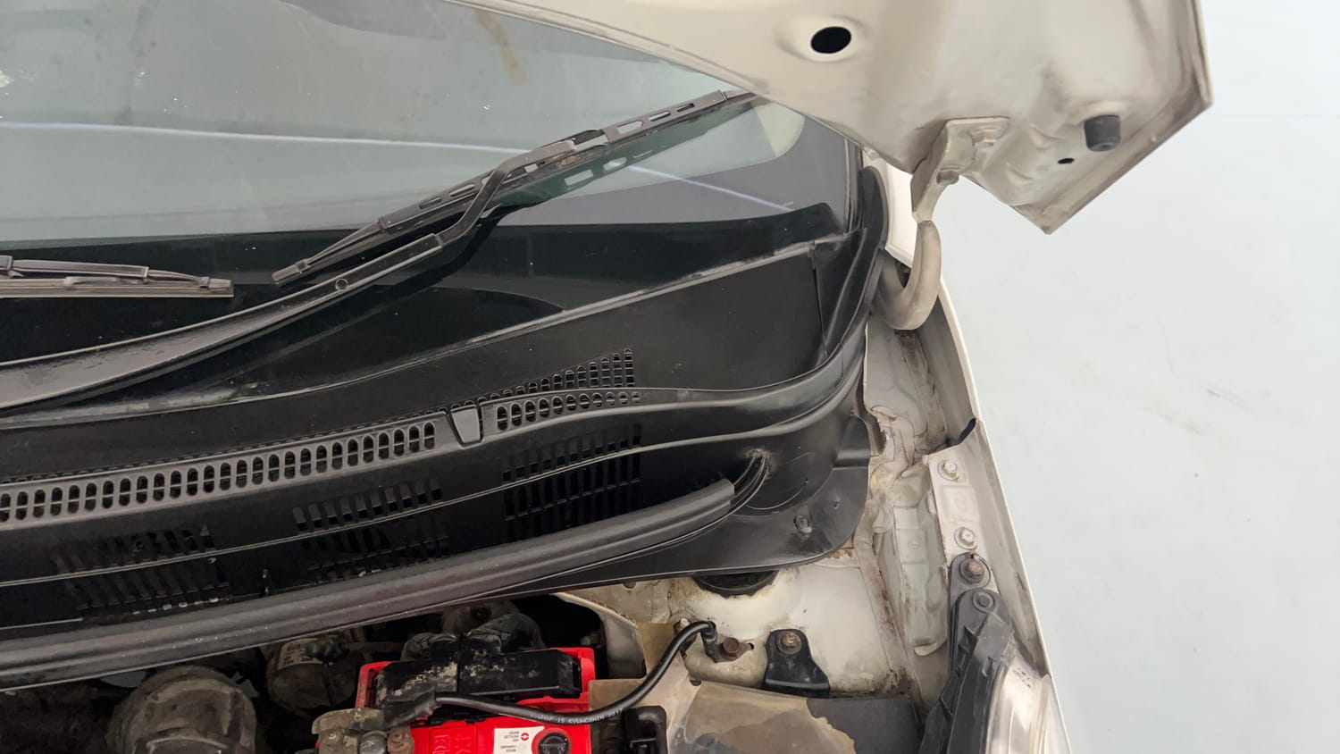 Used 2018 Hyundai Grand i10 Asta U2 1.2 CRDi Diesel Manual engine ENGINE LEFT SIDE HINGE & APRON VIEW