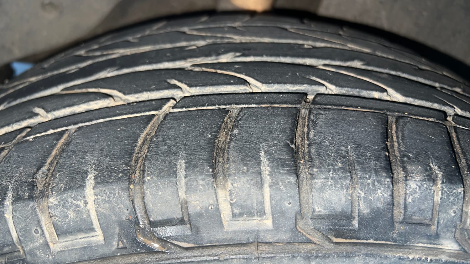 Used 2016 Hyundai Creta 1.6 SX Plus AT Petrol Petrol Automatic tyres RIGHT REAR TYRE TREAD VIEW