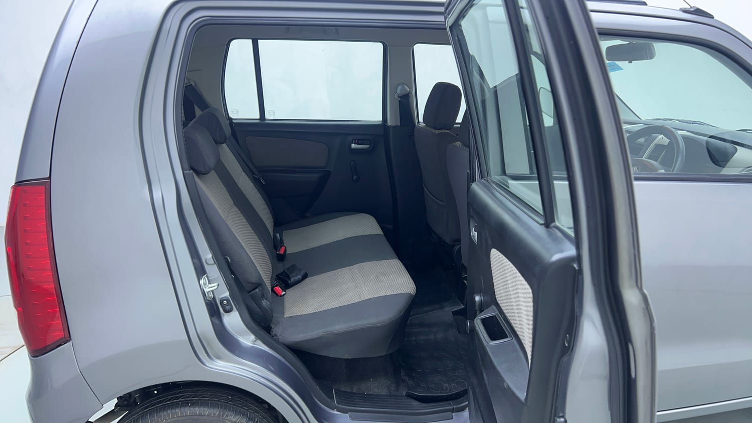 Used 2014 Maruti Suzuki Wagon R LXI Petrol Manual interior RIGHT SIDE REAR DOOR CABIN VIEW